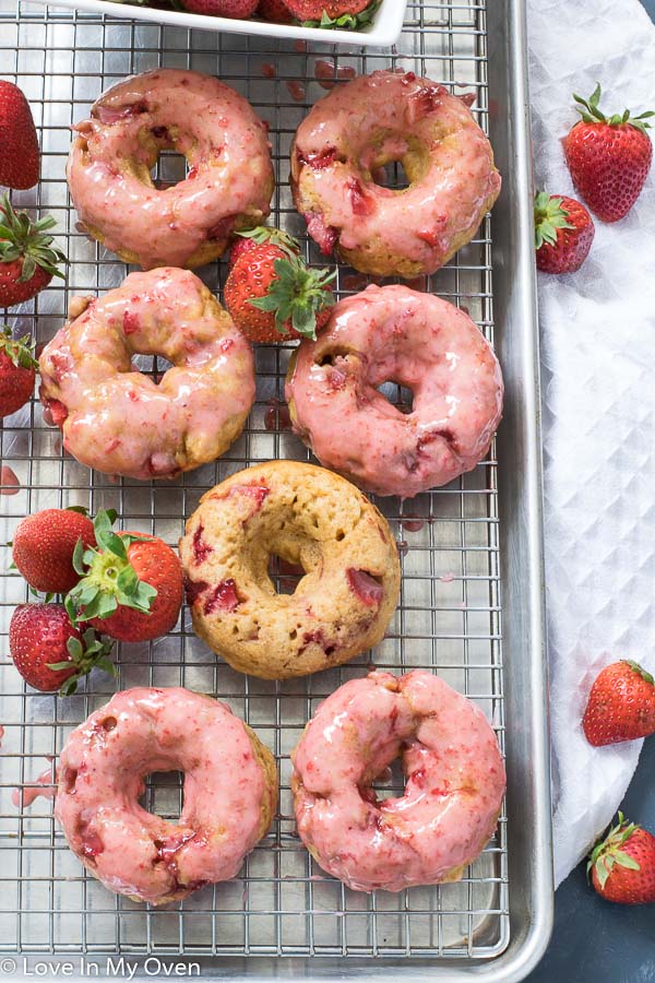 baked strawberry donuts