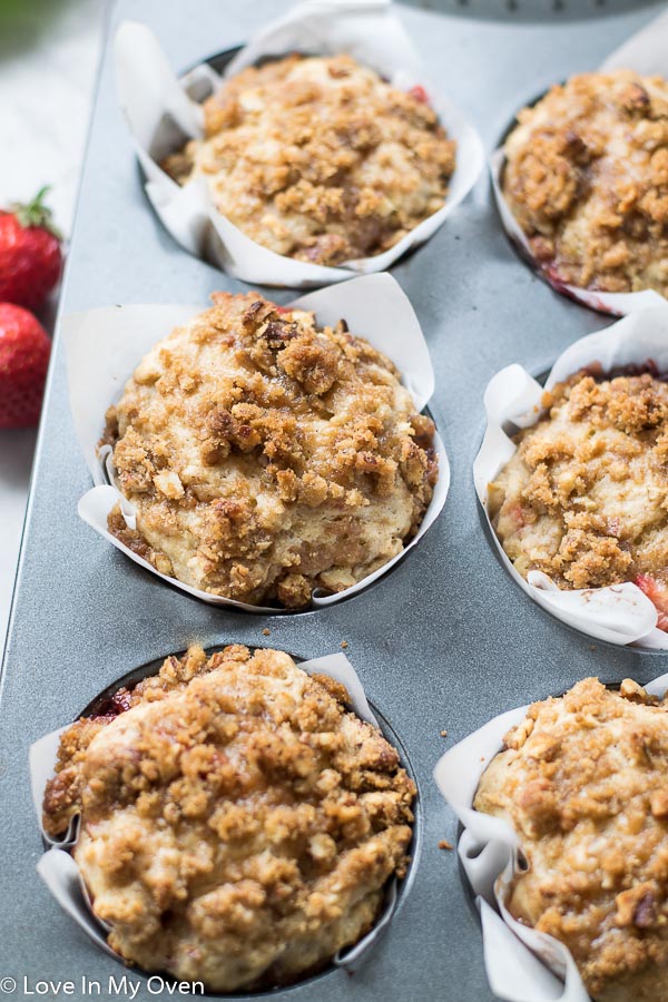 Strawberry Rhubarb Muffins with Streusel Topping