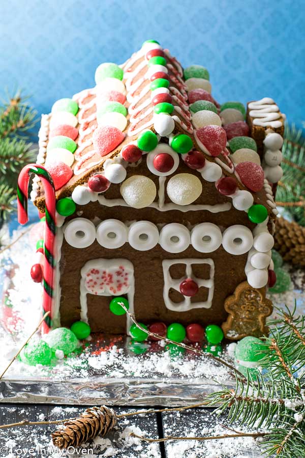 https://loveinmyoven.com/wp-content/uploads/2017/12/DIY-Gingerbread-House-3.jpg