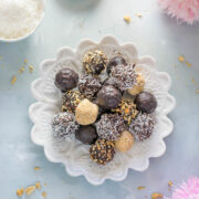 no-bake chocolate coocnut balls