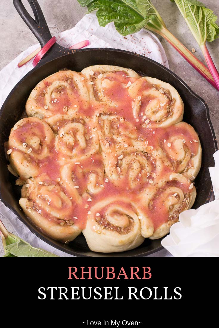 Rhubarb Streusel Rolls