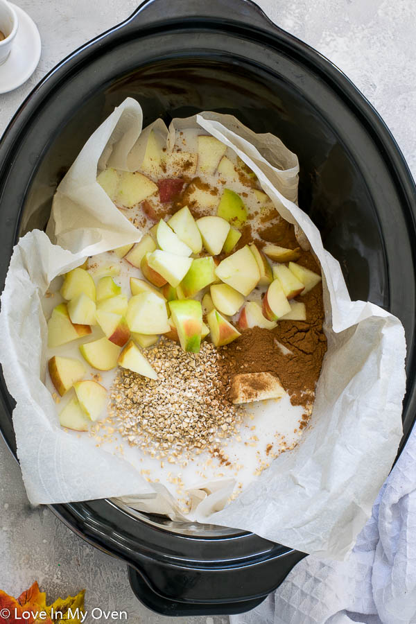 Overnight Slow Cooker Apple Cinnamon Oatmeal - Diary of A Recipe