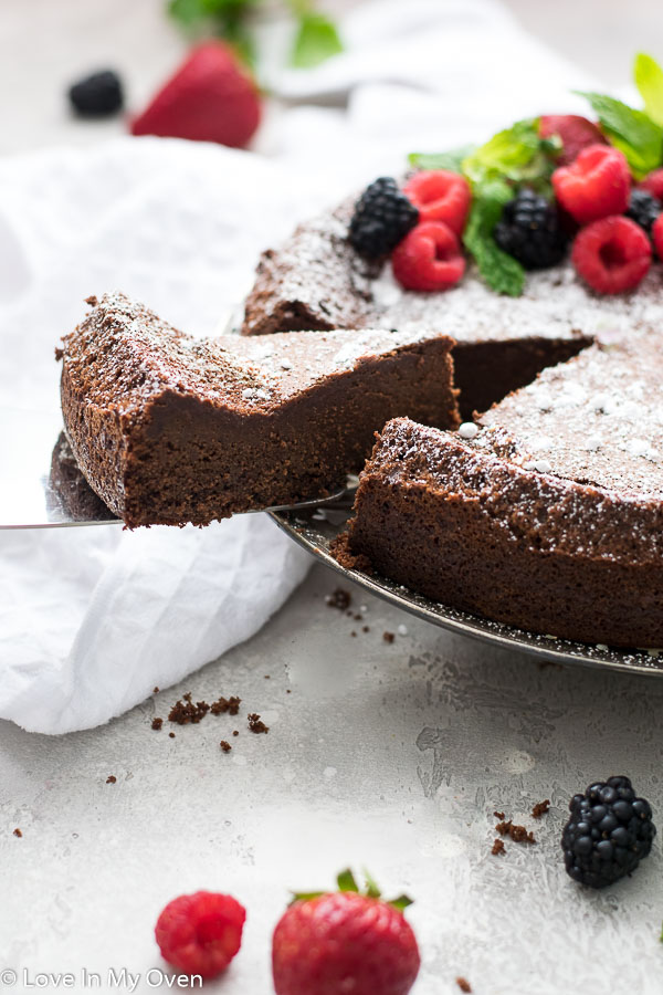 3 ingredient flourless chocolate cake