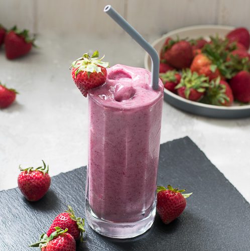 3 Ingredient Strawberry Smoothie - Love In My Oven