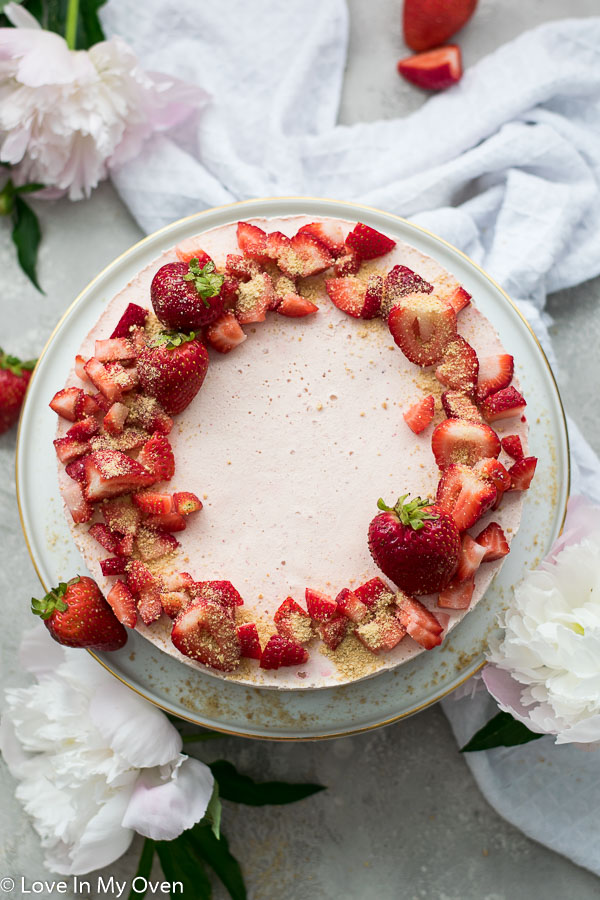 strawberry cheesecake ice cream cake