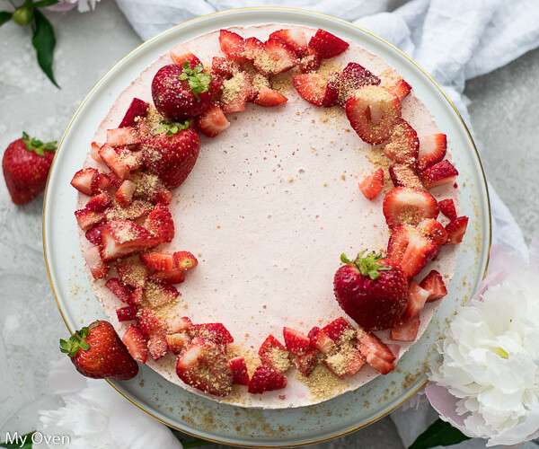 strawberry cheesecake ice cream cake