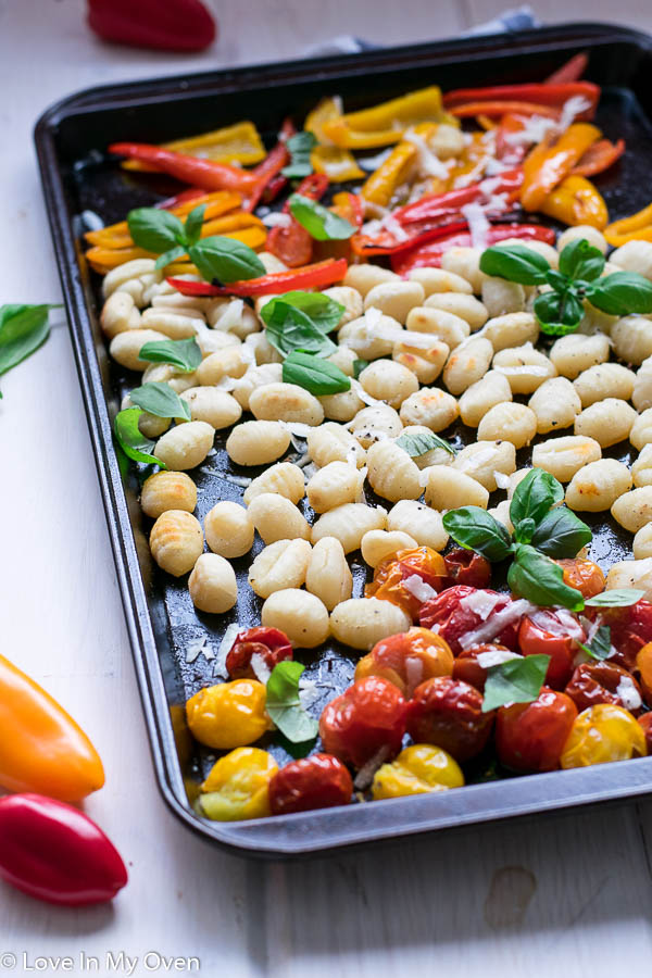 crispy sheet pan gnocchi