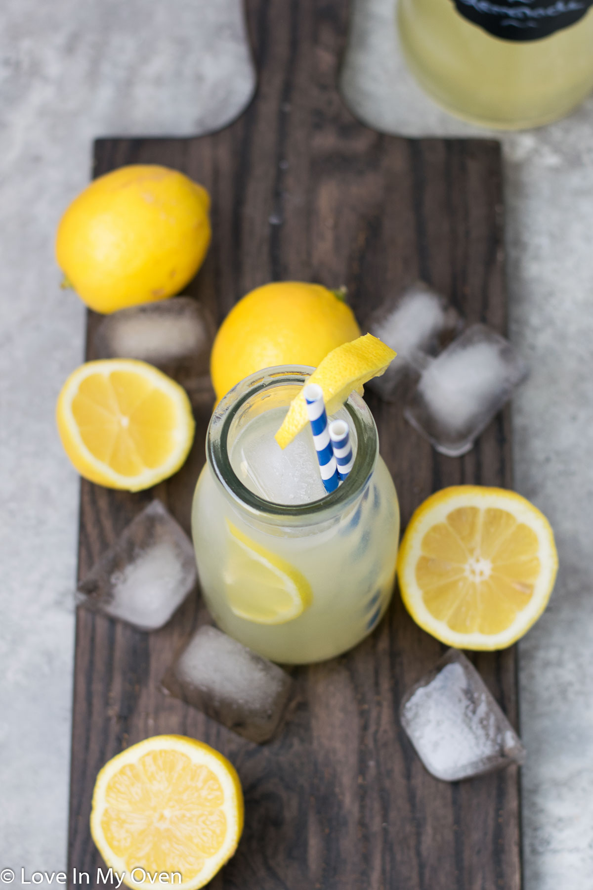 easy honey lemonade