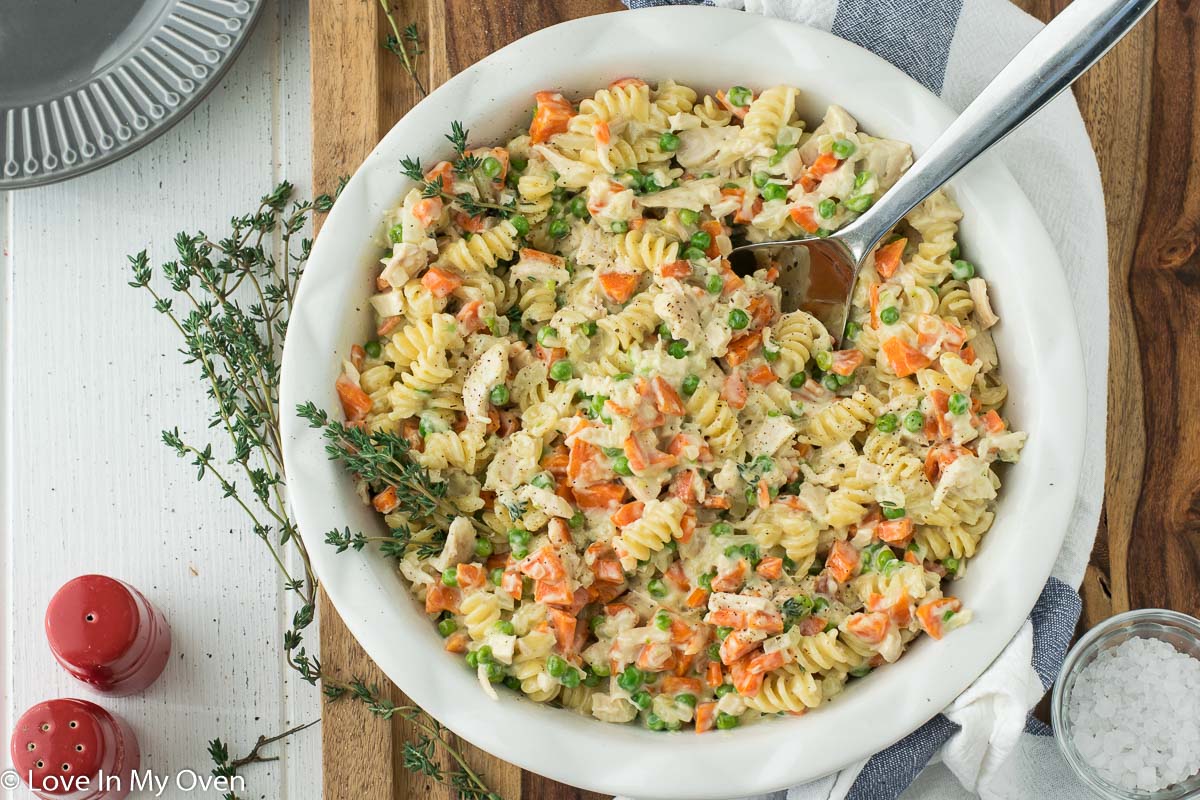 Chicken “Pot Pie” Penne With Carrots, Sweet Peas, and Thyme